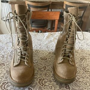 Danner Marine 8” Mojave GTX boots. Men’s size 9 EE